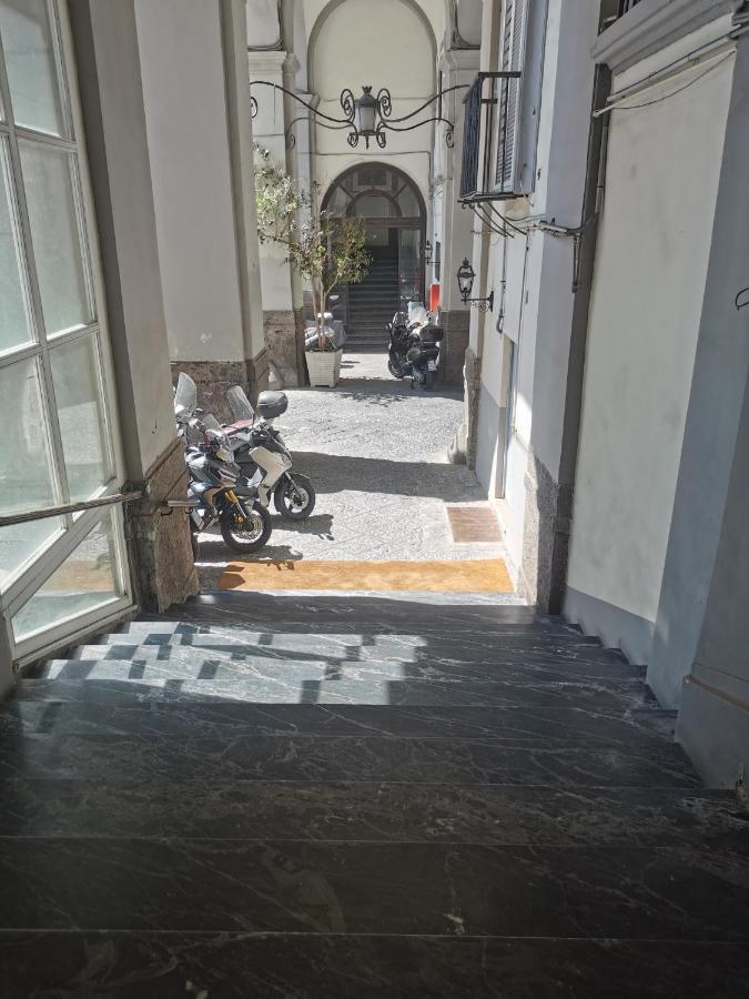 Napoli Centro Chiaia Apartment Exterior photo